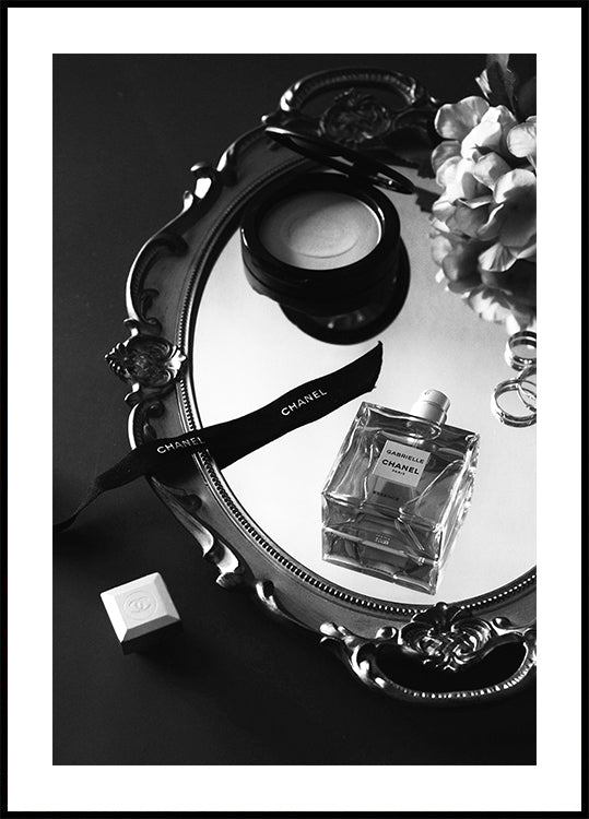 Chanel Perfume Belleza Blanco y Negro Póster