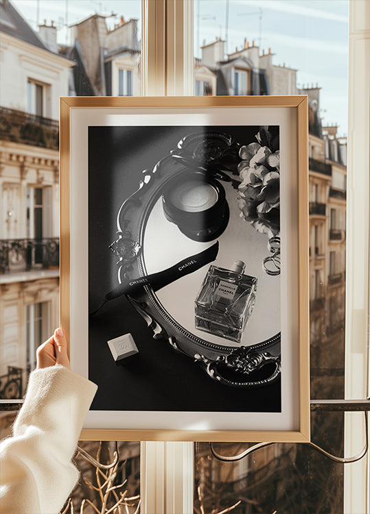 Chanel Perfume Belleza Blanco y Negro Póster