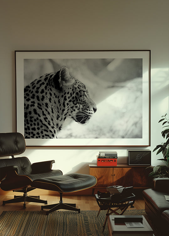 Leopardo de perfil, blanco y negro Póster