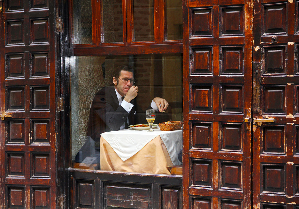 Cena Lonely Man en el Barrio Latino de Madrid Póster