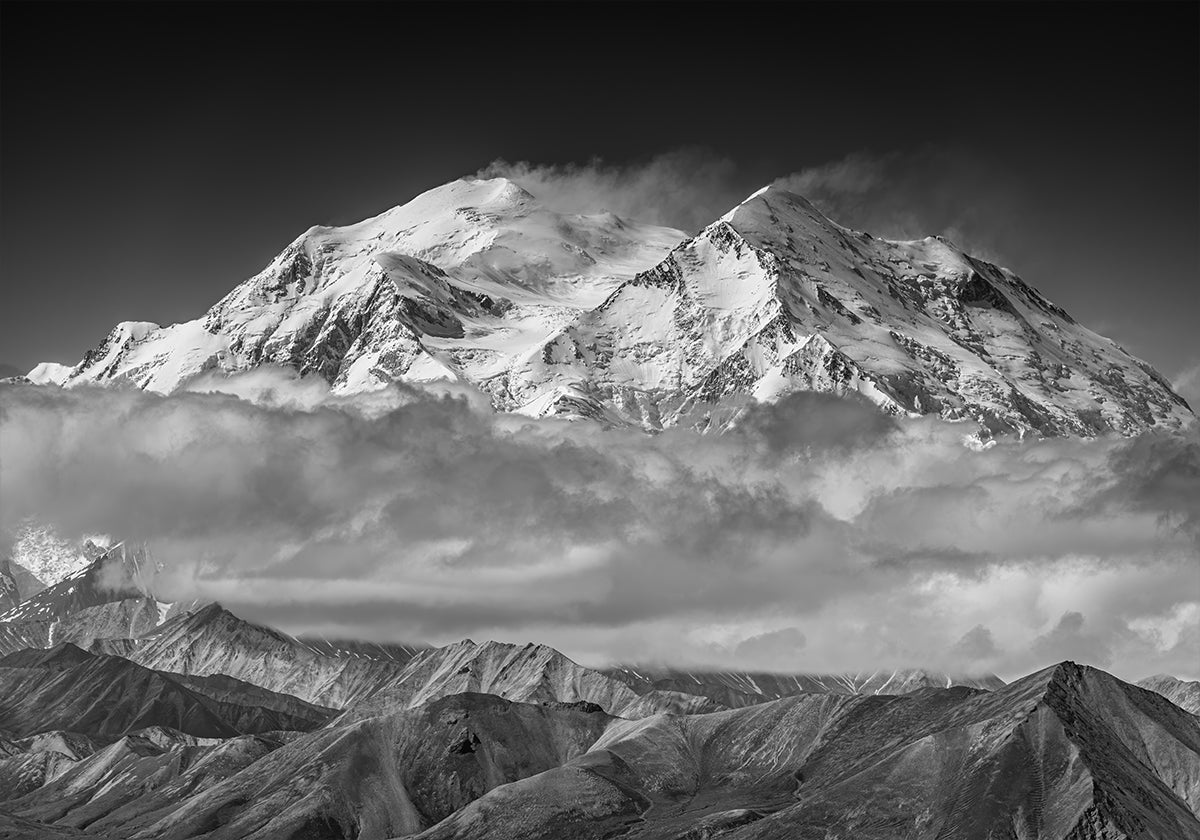 Denali desde la línea de cresta opuesta Póster