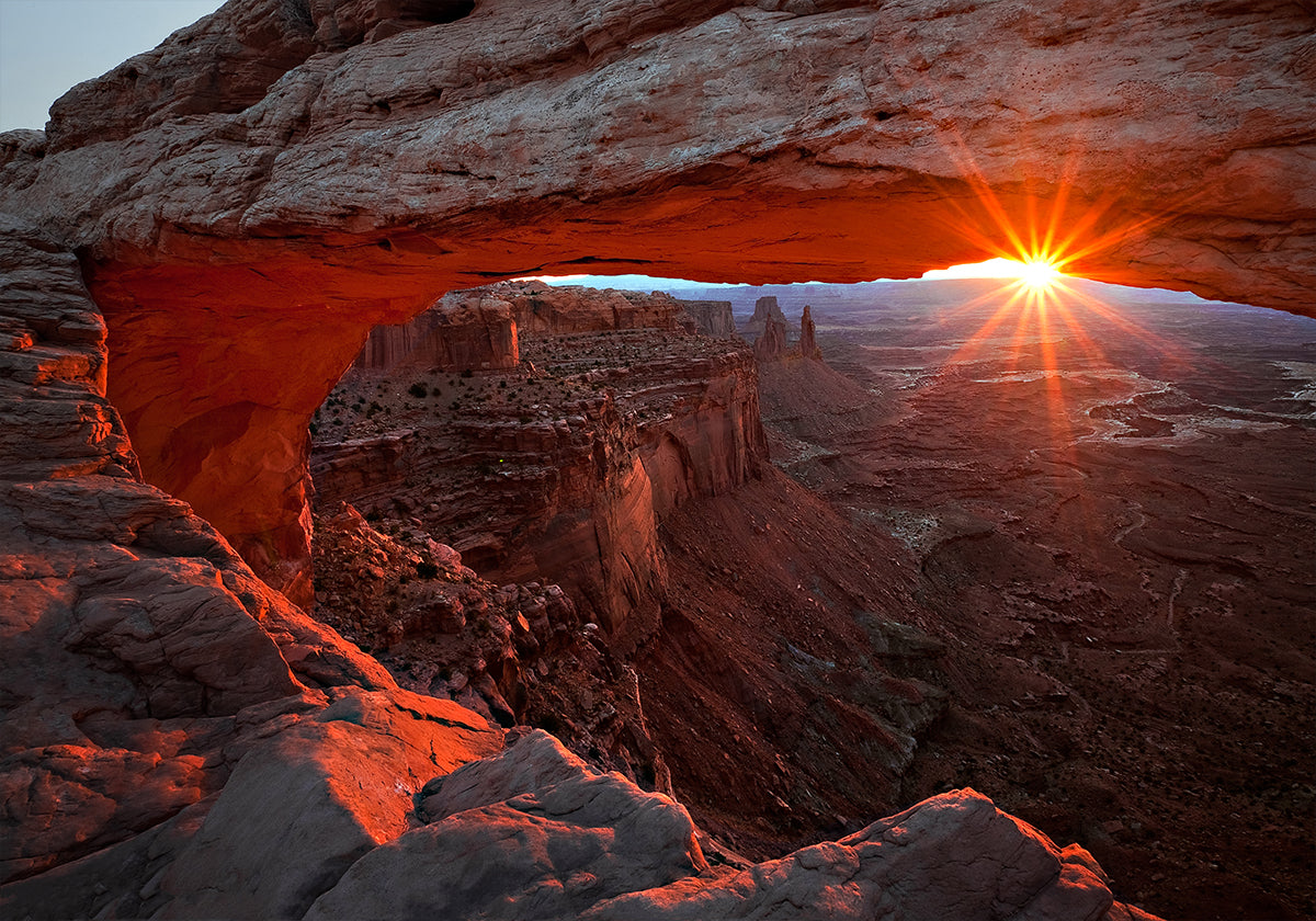 Amanecer del arco de Mesa