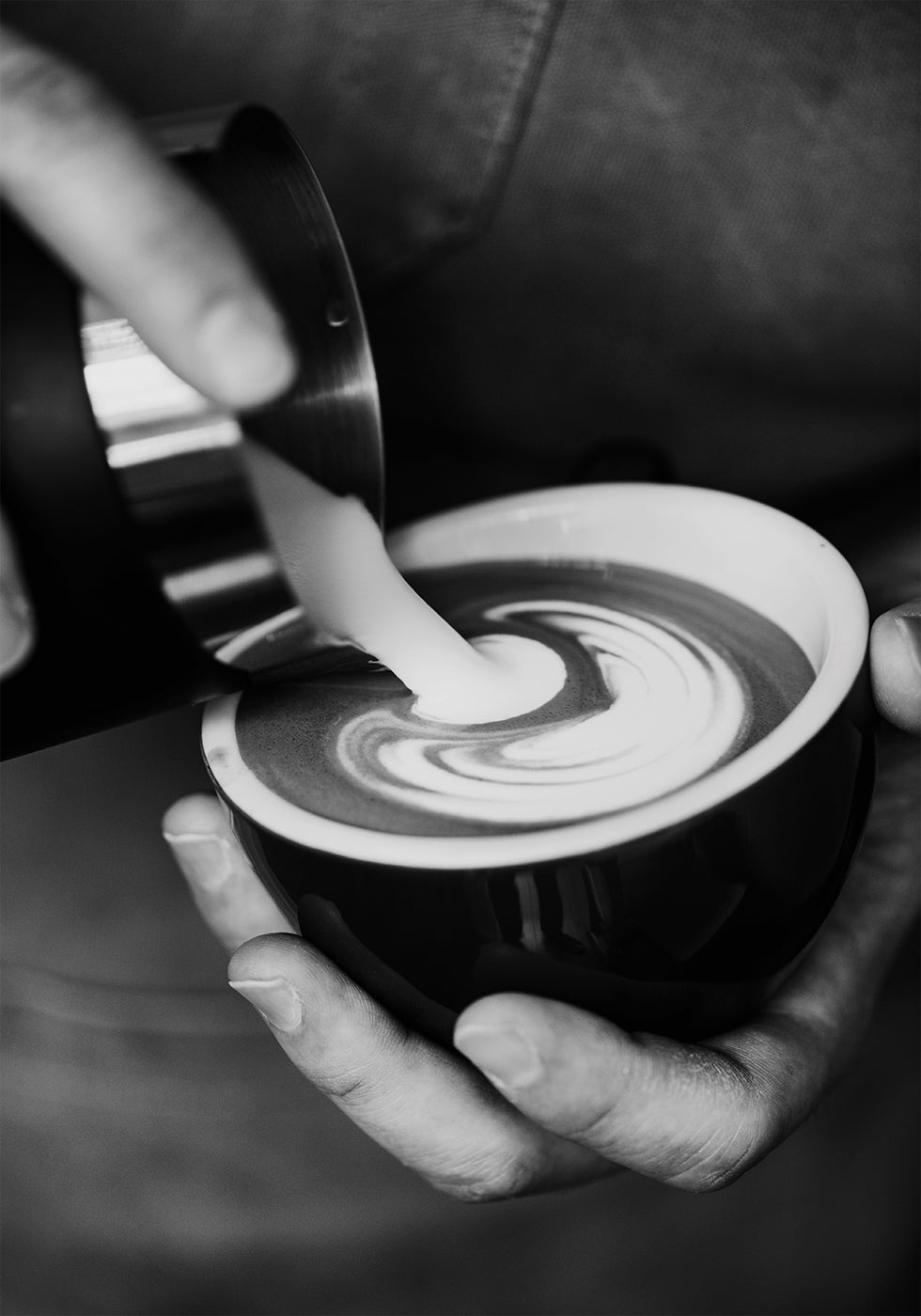 Barista Prepares Latte Coffee Plakat - Posterbox.dk