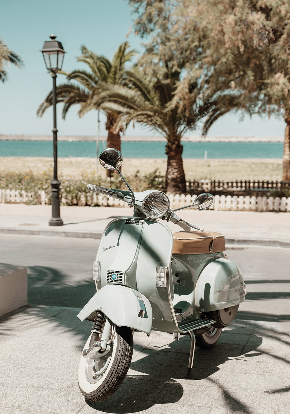 Blue Vespa Scooter Plakat - Posterbox.dk