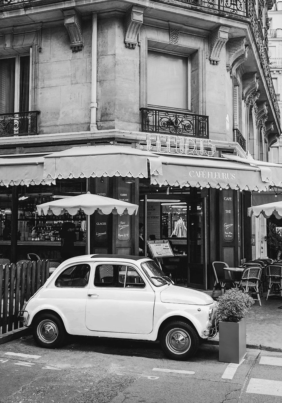 Café parisino y Fiat 500 Póster