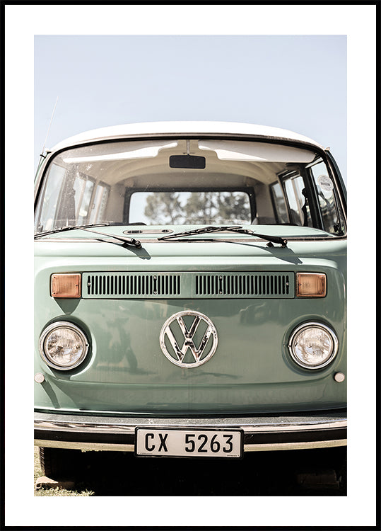 Póster Coches de diseño clásico en suaves tonos verdes.