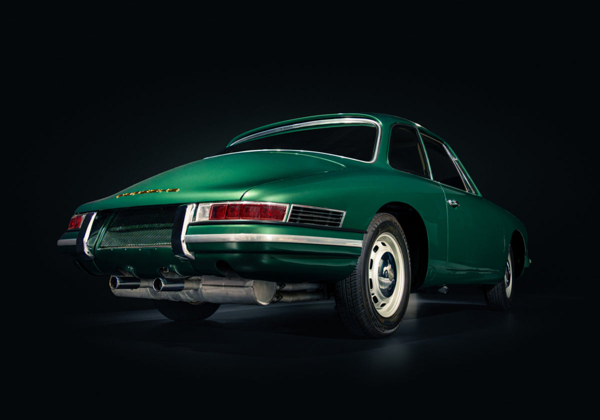 Coche deportivo verde clásico