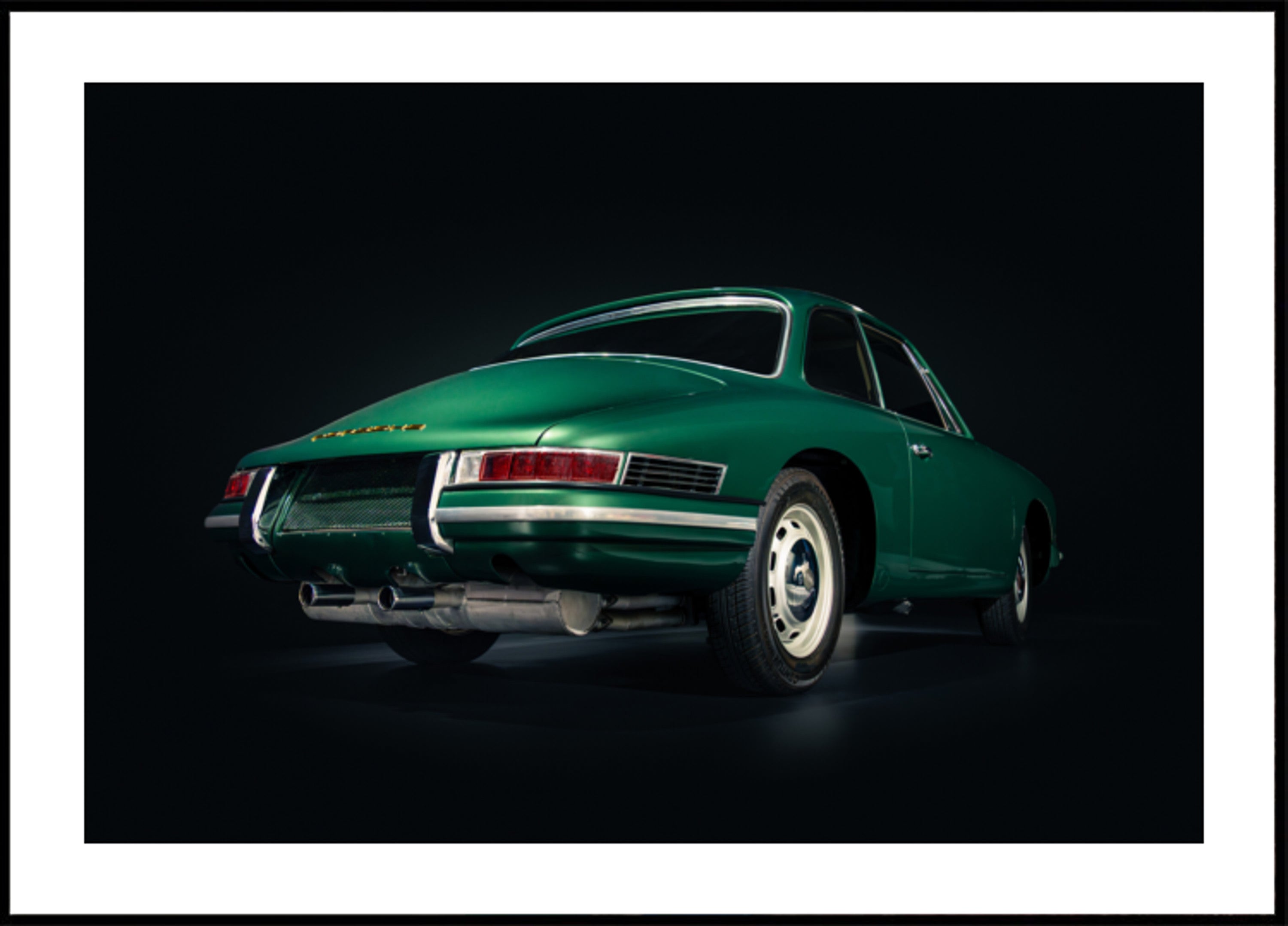 Coche deportivo verde clásico
