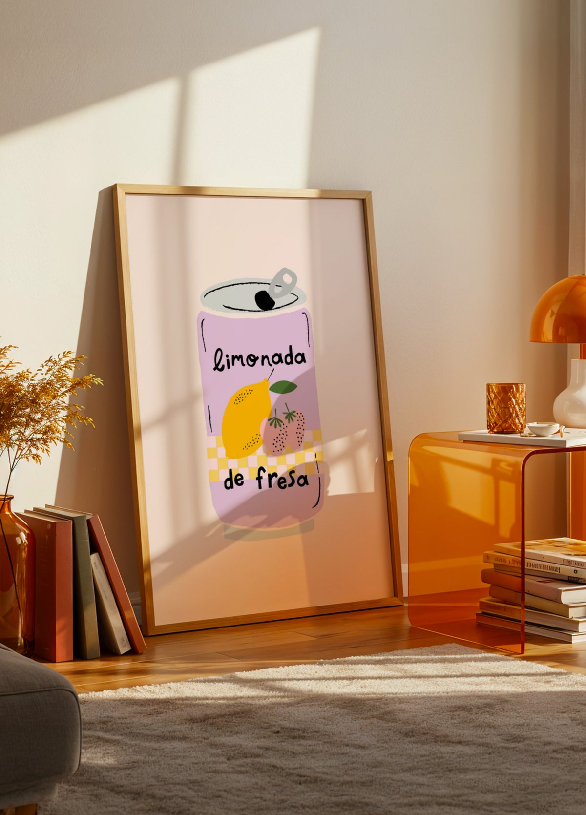 Lata de limonada de fresa