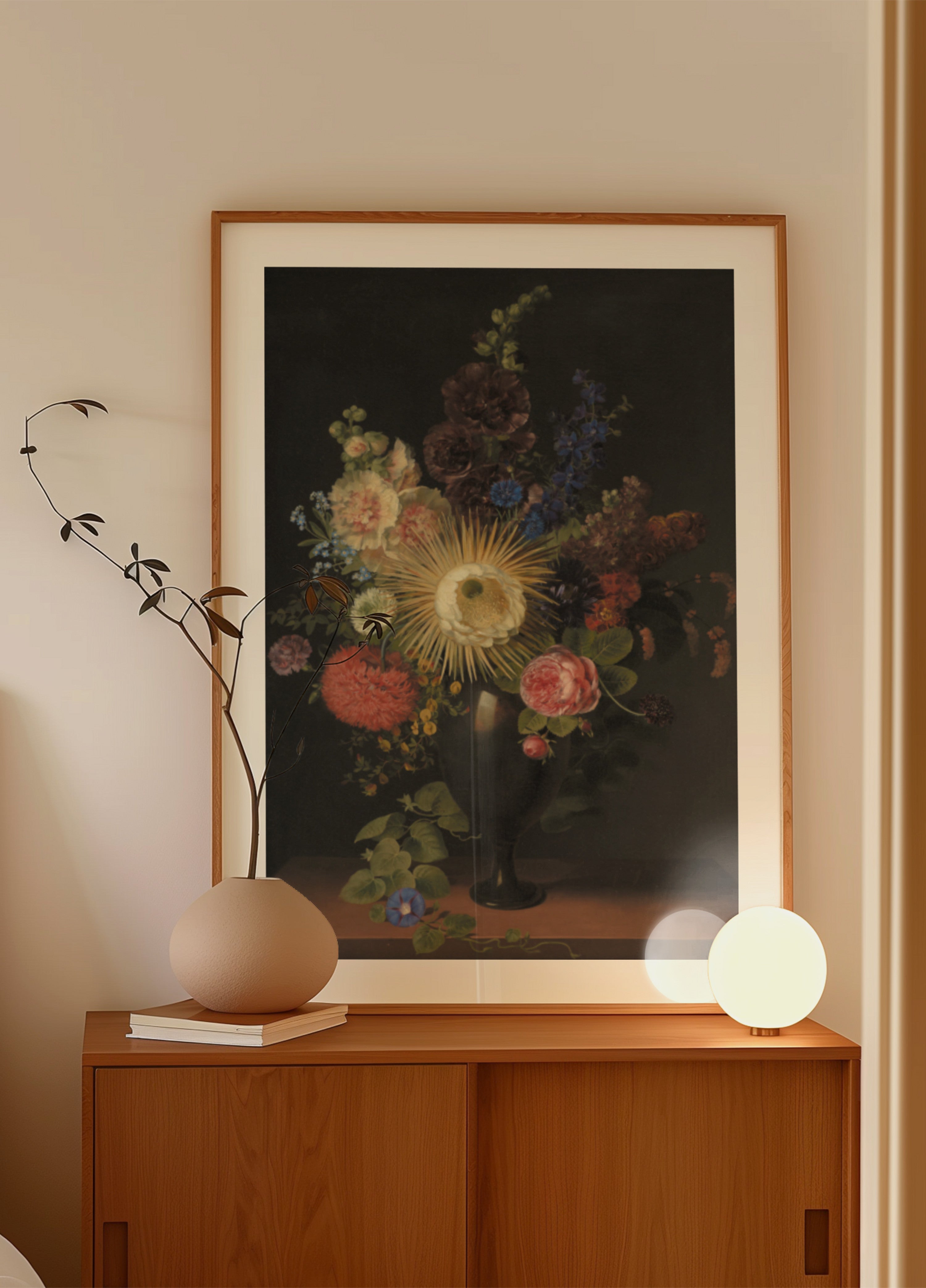 Un jarrón de pórfido con cactus grandiflora y otras flores de C. D. Fritzsch