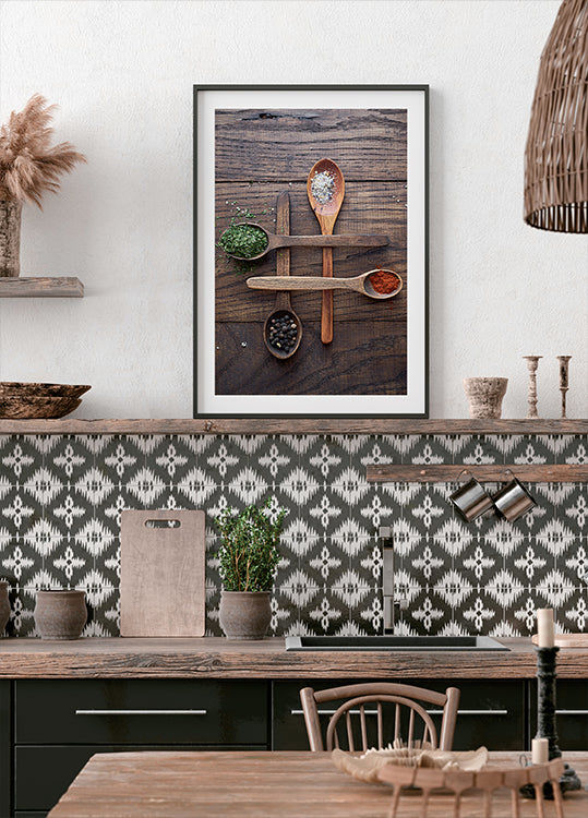 Cucharas De Madera Con Especias De Colores