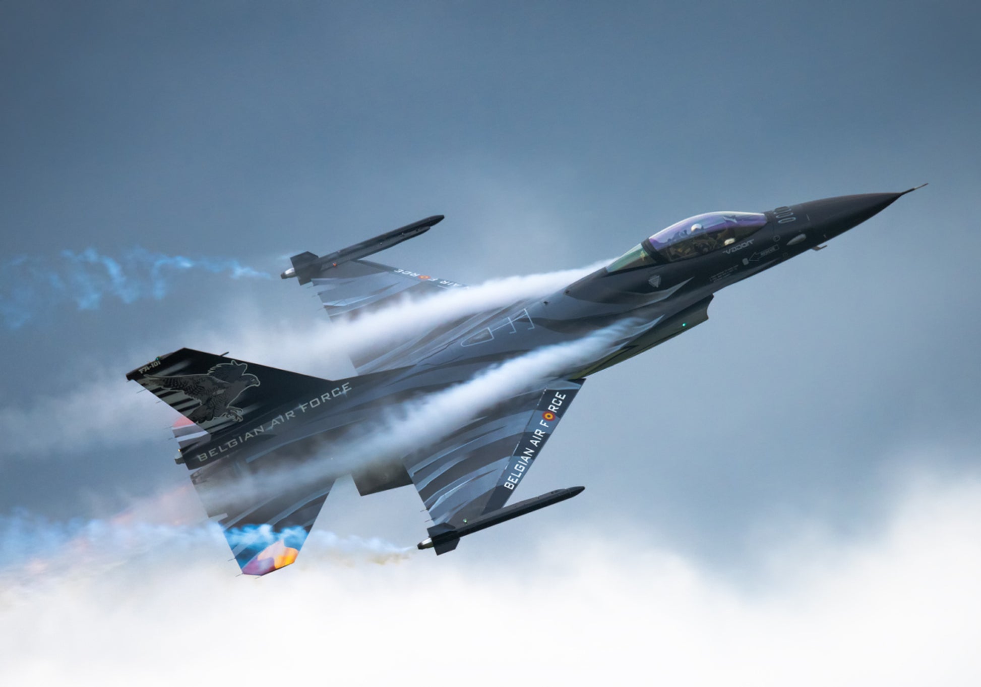 Estelas de vapor de aviones de combate