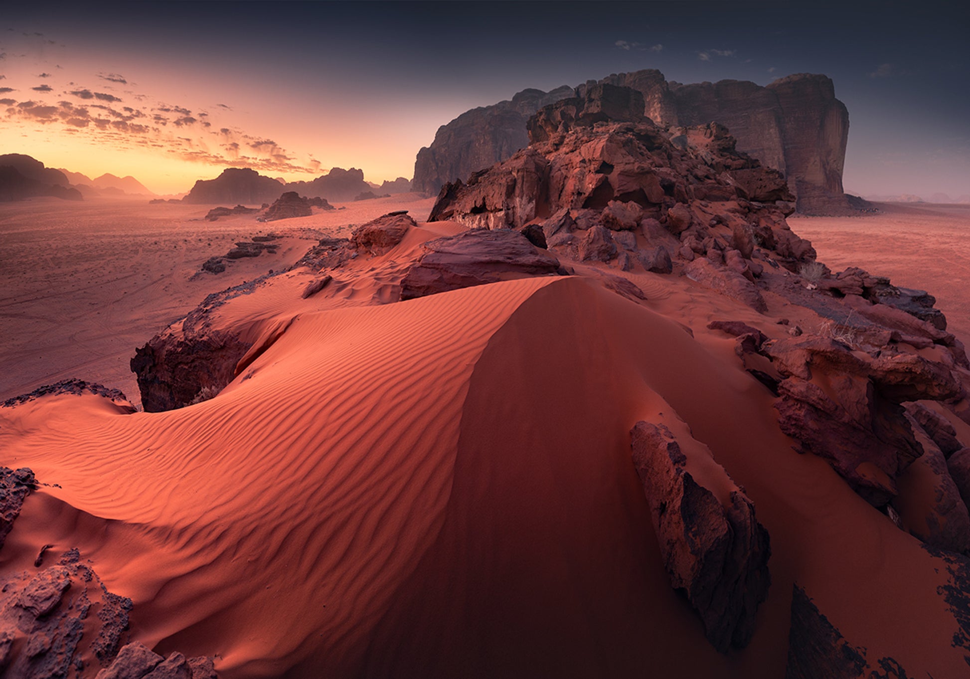 Atardecer en el desierto rojo