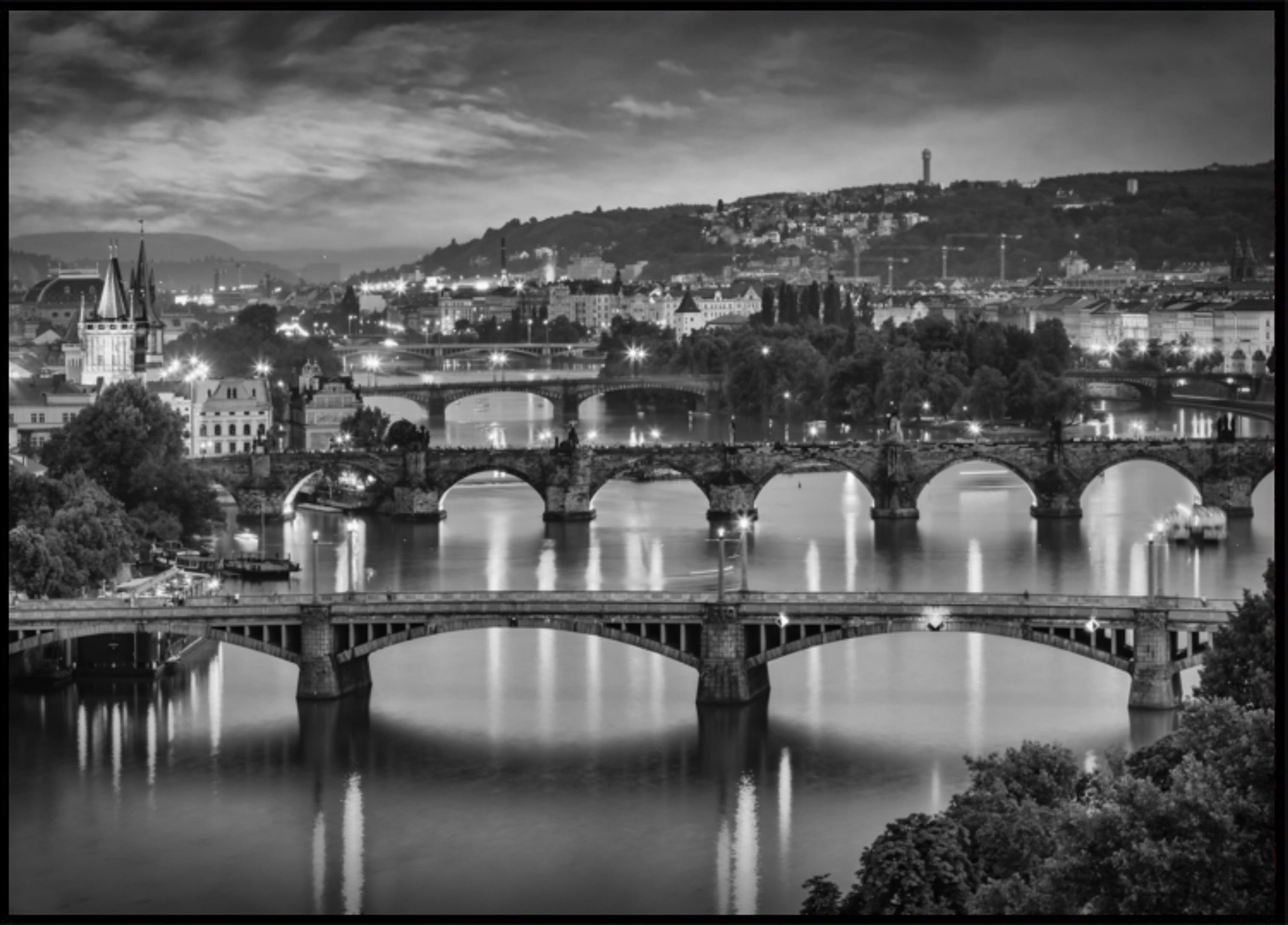 Puentes nocturnos de Praga