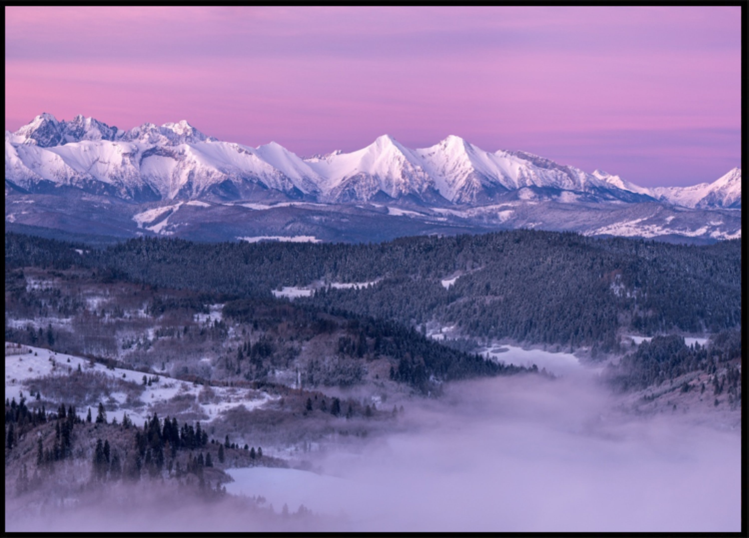 Amanecer de la montaña púrpura
