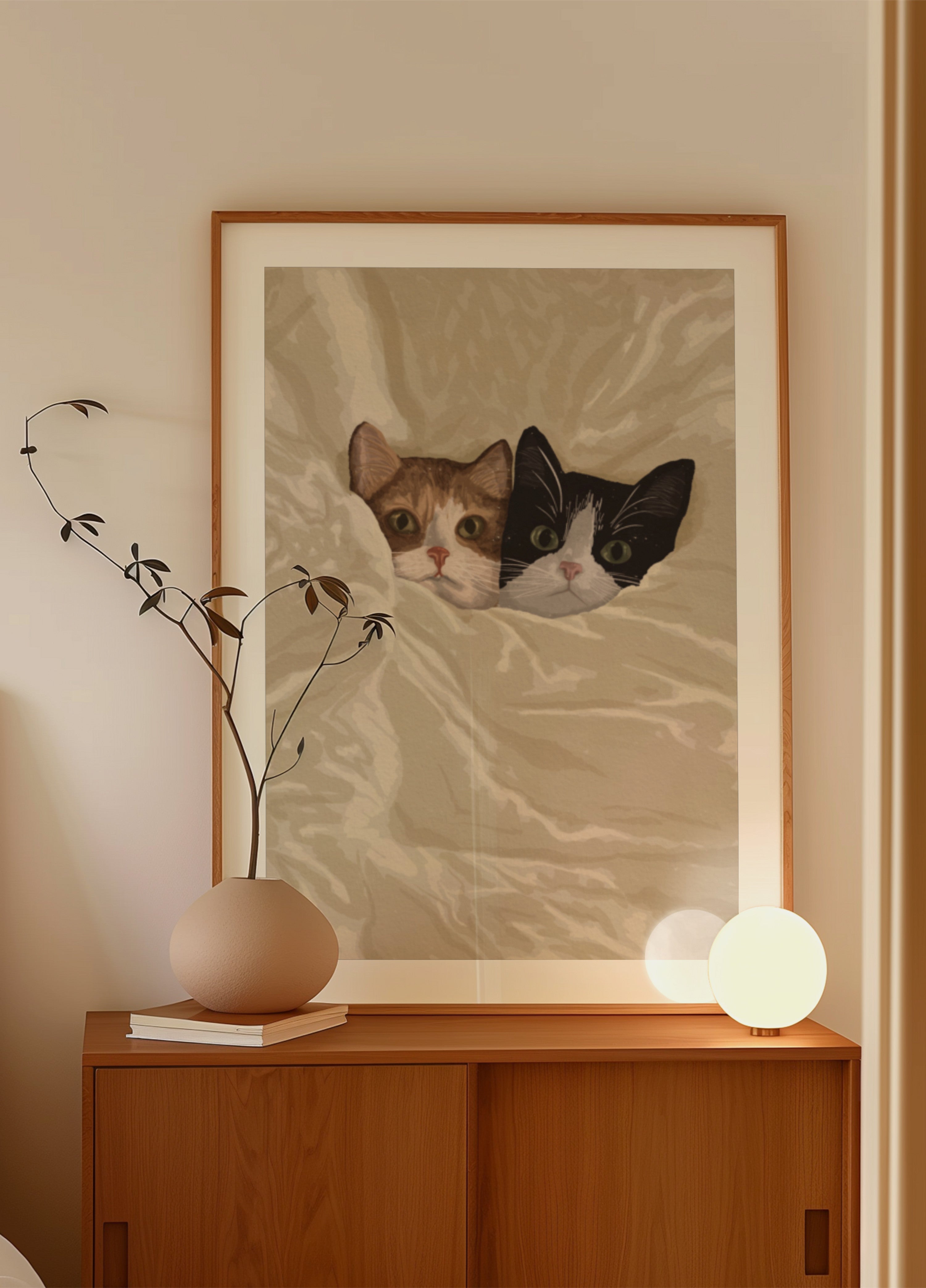 Gatos acogedores asomándose