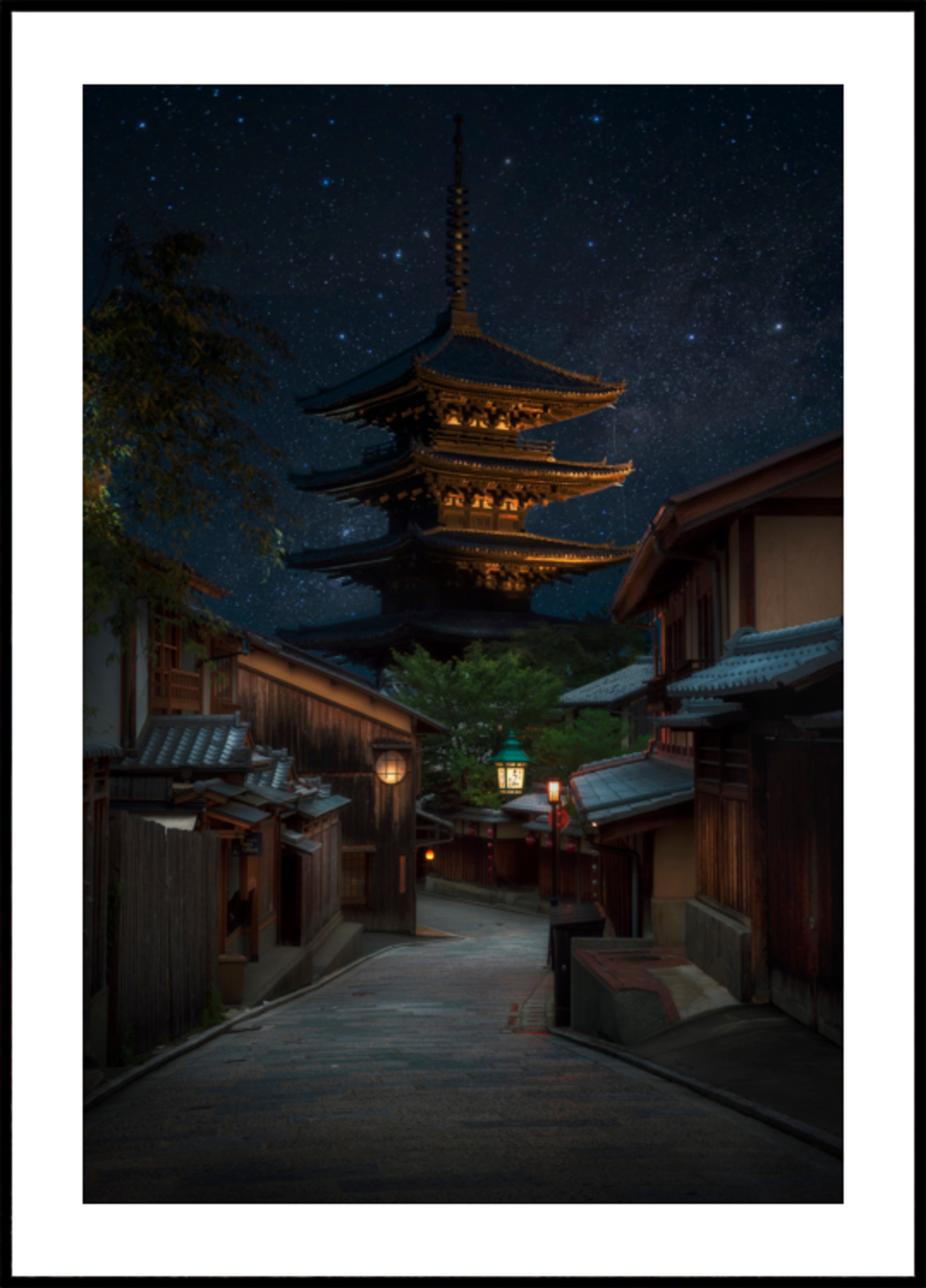 Noche estrellada de la pagoda de Kioto