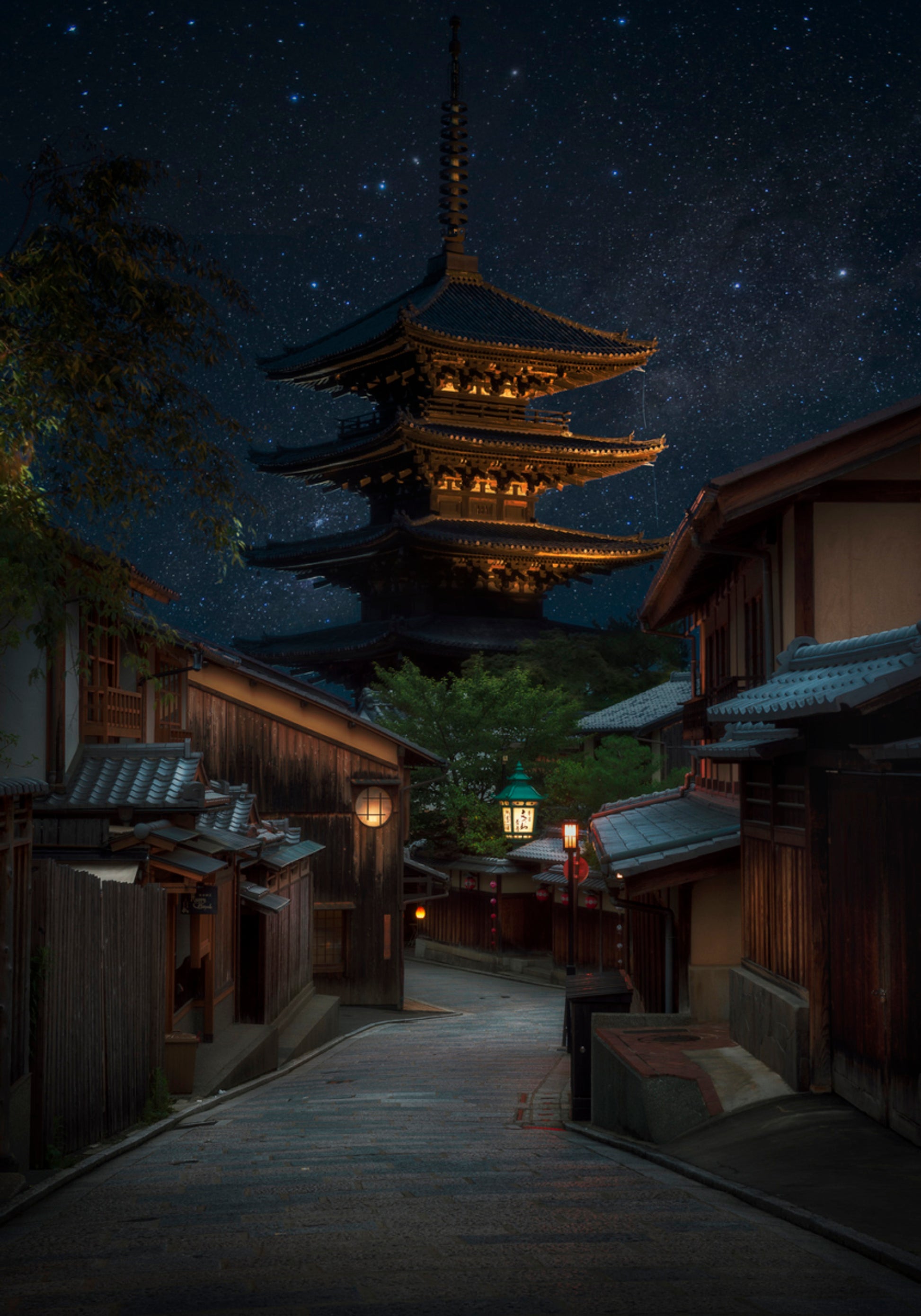 Noche estrellada de la pagoda de Kioto