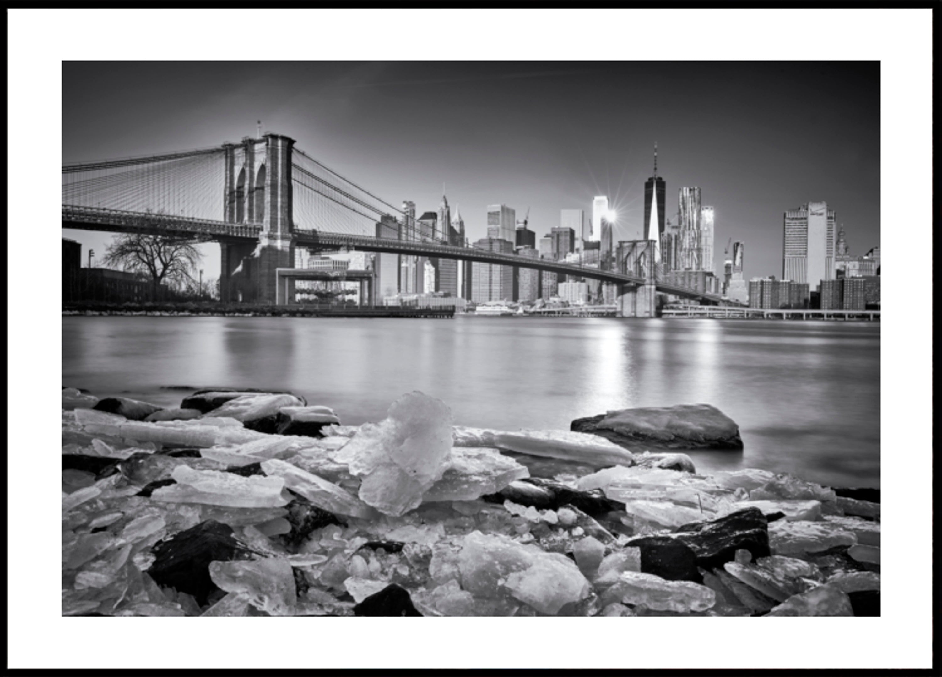 Vista de invierno del puente de Brooklyn