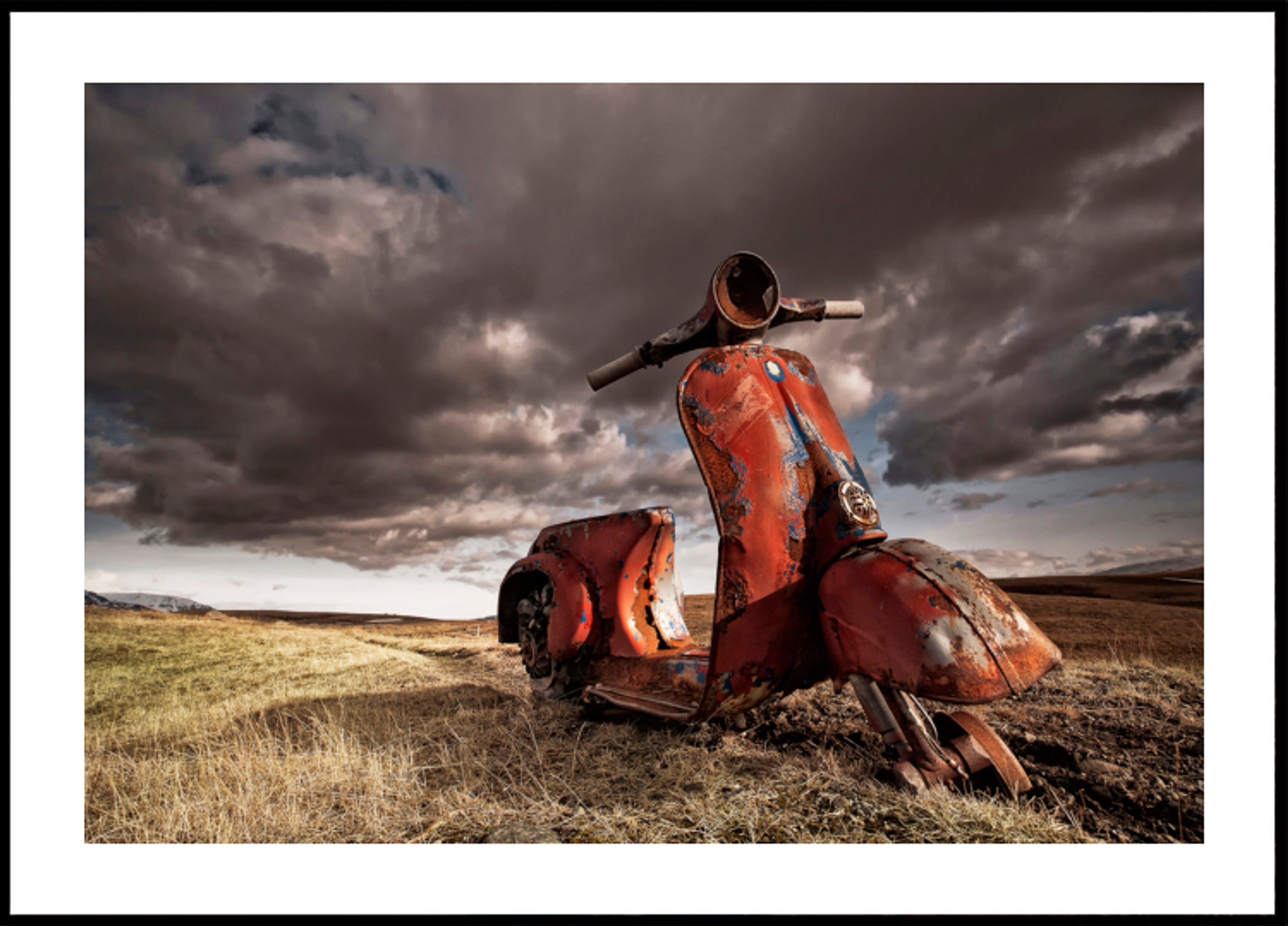Paisaje de scooter oxidado