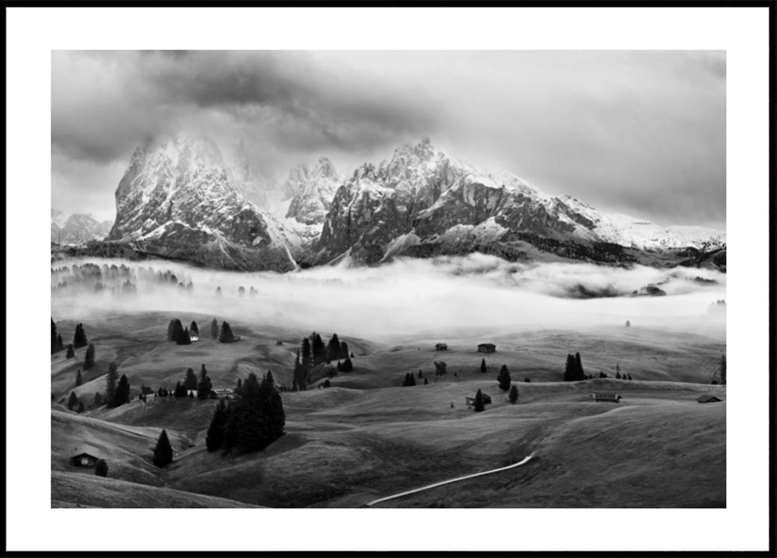 Majestuosa niebla de montaña